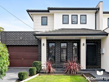 An Outstanding Modern Townhouse That Has It All!