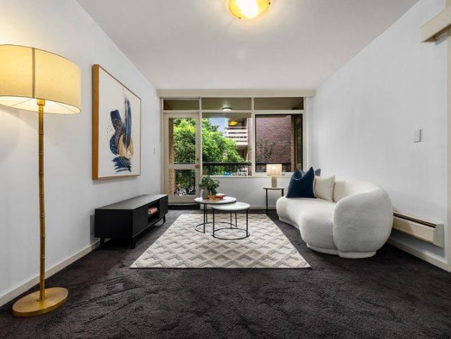 An Oversized Apartment Offering Lifestyle and Convenience