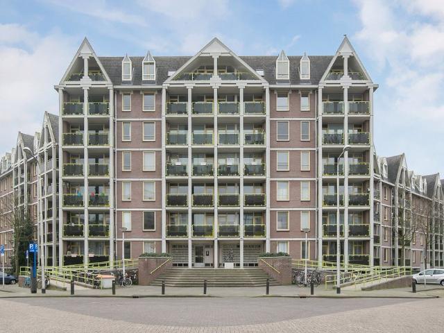 Anna Paulownahof, 122, Tilburg