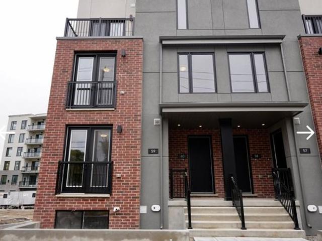Anna Wallace Has a Townhouse