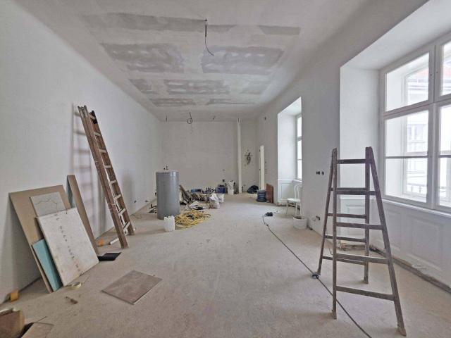 ANNAGASSE | AB SEPTEMBER 2026 | exklusive 2 Zimmer Altbauwohnung in historischem Innenstadt Palais | ERSTBEZUG