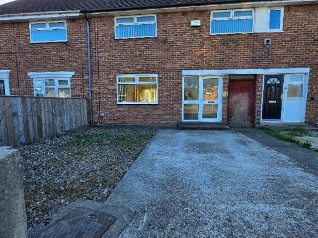 Annandale Road, Hull, HU9 3 bed terraced house to rent £820 pcm £189 pw