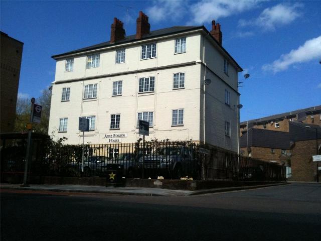 Anne Boleyn House, Prusom Street E1W, Room to rent, £900 pcm | PrimeLocation