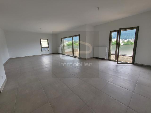 Annecy le Vieux ? Appartement T4 dernier étage de 113 m2 avec grande terrasse proche lac