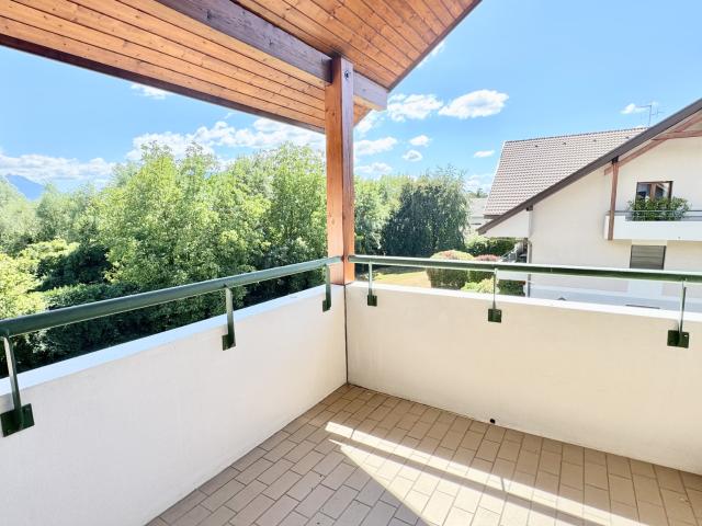 ANNECY LE VIEUX QUARTIER ALBIGNY Grand T5 Duplex