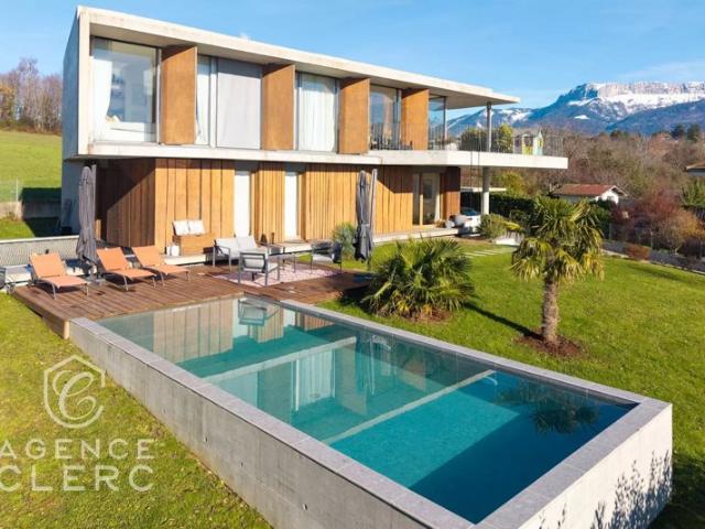 Annecy le Vieux, villa contemporaine belle vue lac