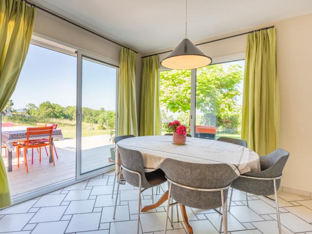 Annecy Seynod / Balmont Maison d’Exception 6 pièces 150 m2 Terrain 1 025 m2 Sous sol 80 m2 DPE