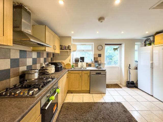Annesley Avenue, London NW9, 4 bed terraced house to rent, £2,500 pcm | PrimeLocation