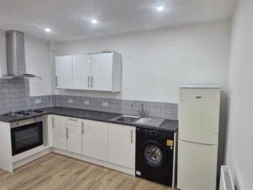 Annesley Grove 3 bed house share to rent £1,884 pcm £435 pw
