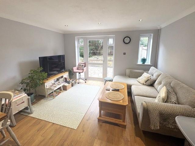 Annett Road, Walton On Thames 2 bedrooms Property for lettings Seymours