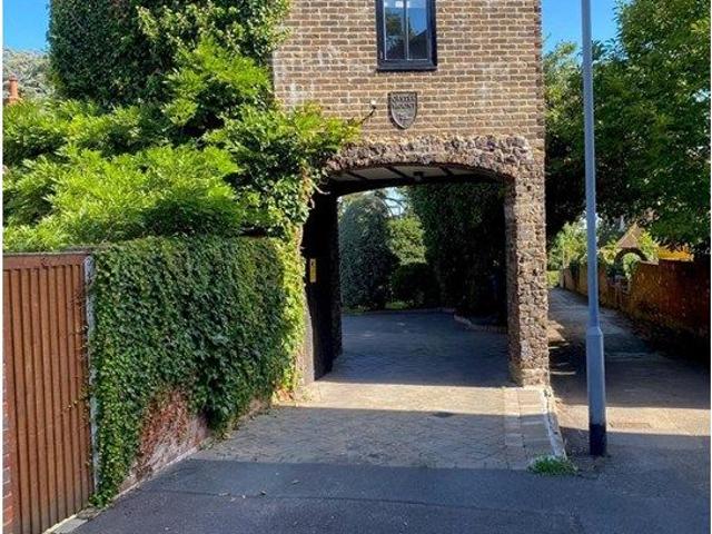 Annexe, Maidenhead SL6, 1 bed flat to rent, £1,700 pcm | PrimeLocation