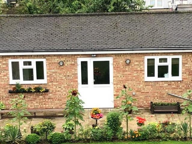 Annexe studio suitable for Single person