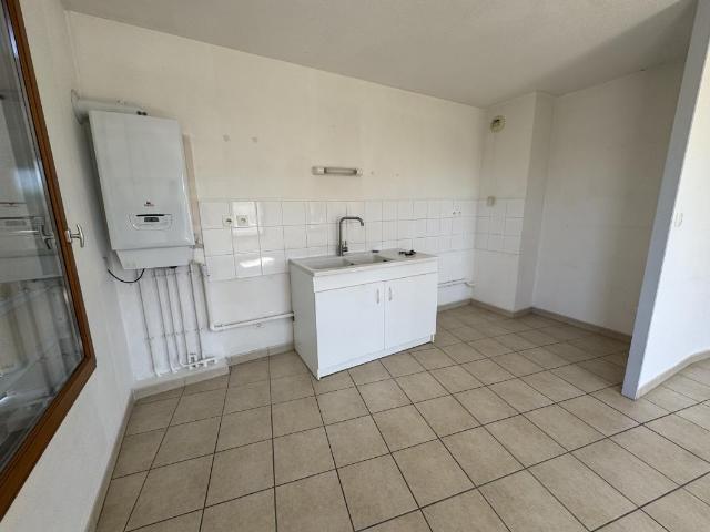ANNEYRON T2 AVEC TERRASSE ET GARAGE 60.62 M2