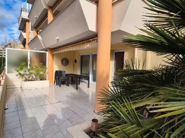 Centre de Saint-Raphaël - Terrasse, Ascenseur