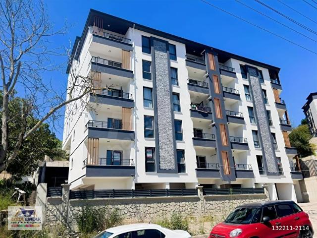 ANAYOLA YAKIN CAM BALKONLU MUTFAK DOLAPLI KOMBİLİ SATILIK 1+1