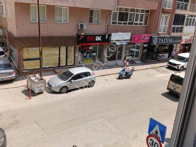 Ana Cad Satılık 2+1 Kat 1 Ön Cephe