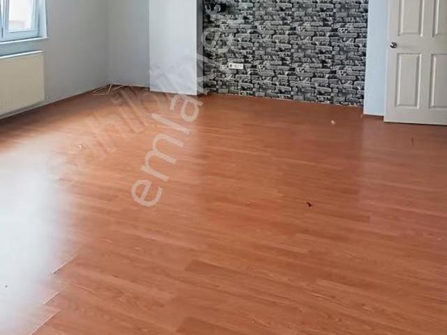 Ana Caddeye 2 Dk Merkezi Konumda 140 M2 3+1 Arakat Daire