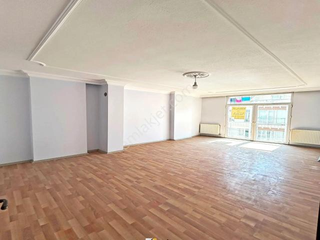 Ana Caddeye Yakın Aile Binasında 2+1 Balkonlu Arakat Kiralık Daire