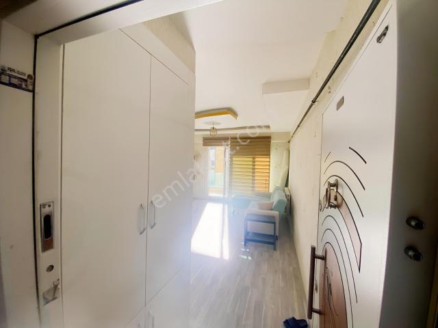 Ana Caddeye Sıfır Ünüversite Civarı Ful Eşyalı 1+1 Daire