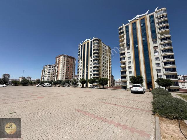 Ana Cadde Üzeri I Tekin Yonca Sitesi I 3+1 180 M2 Lüks Daire