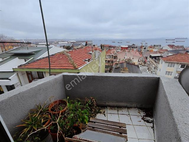 Ana Cadde Üzeri Satılık Yatırımlık 2+1 Daire