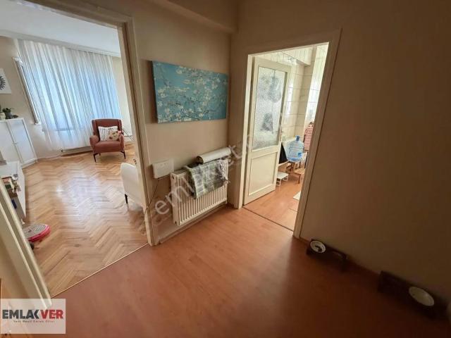 Ana Cadde Üzerinde Geniş Kullanışlı 2+1 Temiz Daire