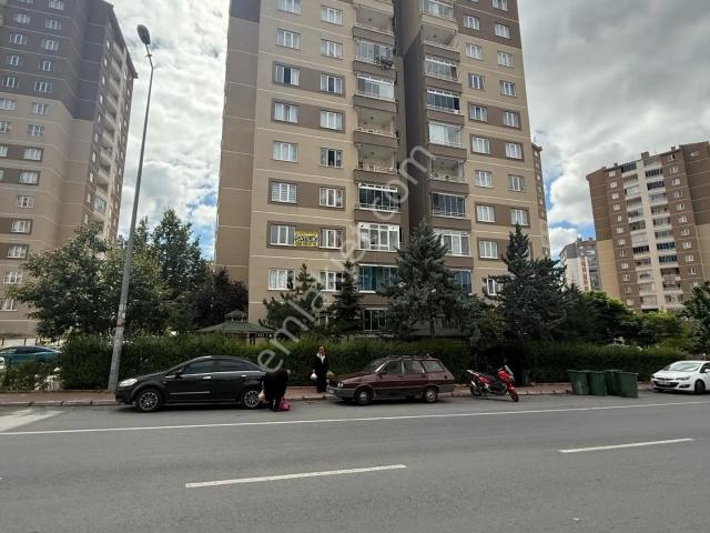 Ana Cadde Üzerinde İçi Yenilenmiş İldem C Dairesi