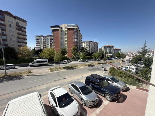 Ana Cadde Üzerinde Masrafsız Krediye Uygun Satılık 3+1 145m2