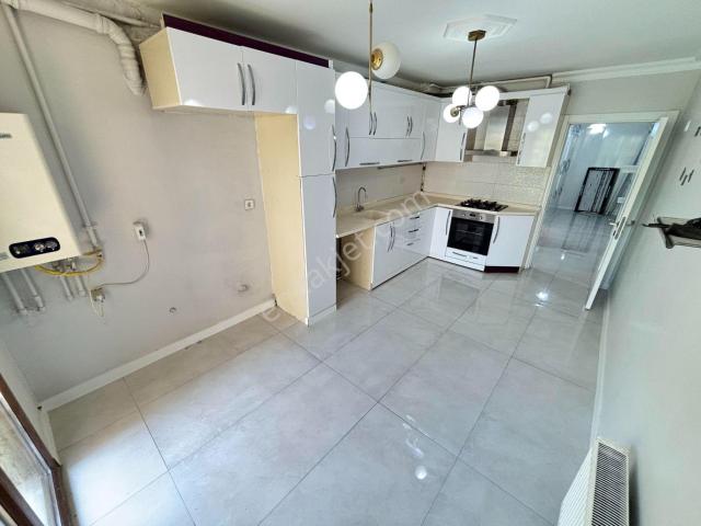 Ana Kadın Cami Yanı Geniş Lüks Yapılı 3+1 Kiralık Prıme Ofıs'ten