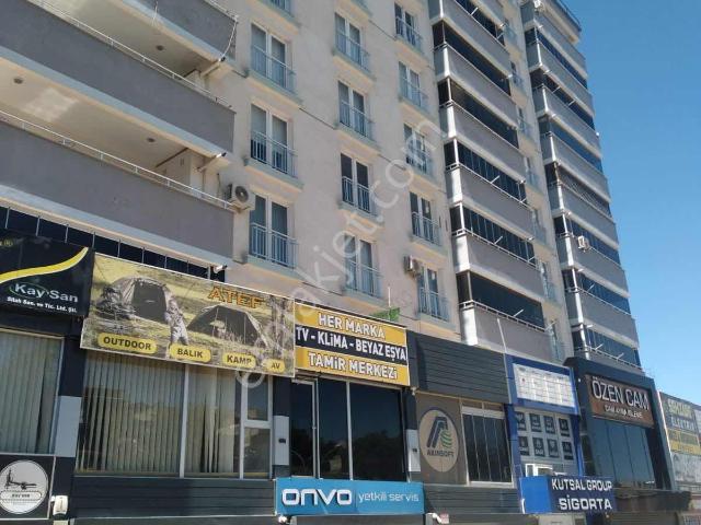 Ana Yol Kenarı Yol Cepheli 3+1 Daire