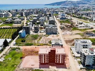 ANA YOL KENARINDA EBEVEYN BANYOLU VE YAZA TESLİM FIRSAT 2+1