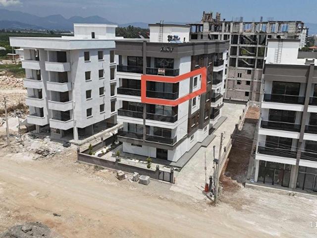 ANA YOL KENARINDA ÖN CEPHE VE İSKANLI FIRSAT LÜKS 1+1 DAİRE