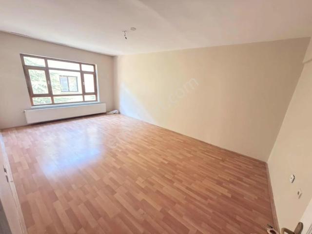 Anacadde Üzerinde 3+1 Orta Kat Kiralık Daire