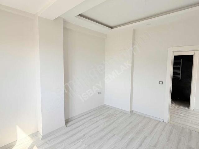 Anacaddeye Sıfır Ön Cephe Kiralık 1+1 Lüks Daire İsbay Emlak'ta