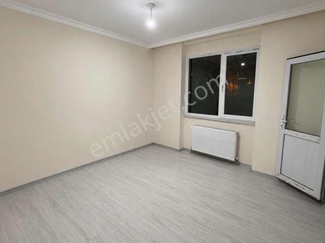 Anadolu Mahallesi Salı Pazarında Yeni 2+1 Ara Kat Kiralık Daire