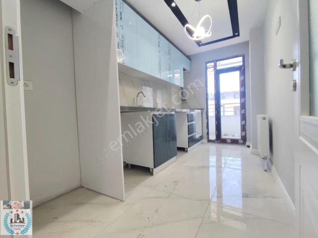 Anadolu Mh 2+1 Sıfır Köşebaşı Otoparklı Cadde Üzeri Lüx Daire