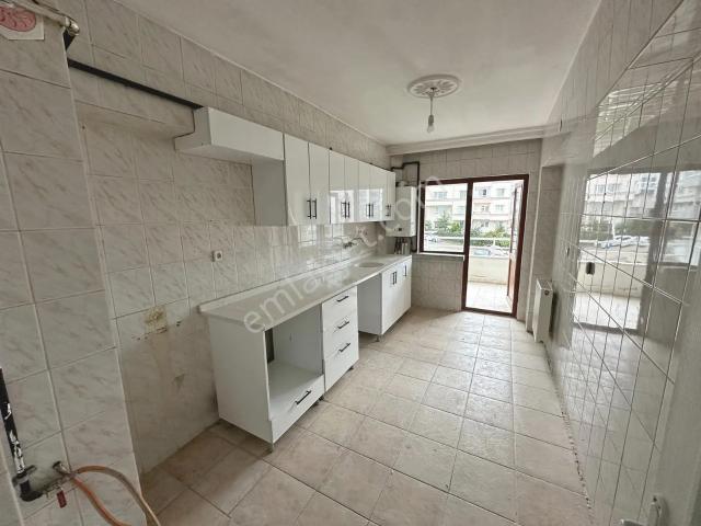 Anadolu Cadde Üzeri Katta Önü Açık Yapılı 3+1 Kiralık Daire