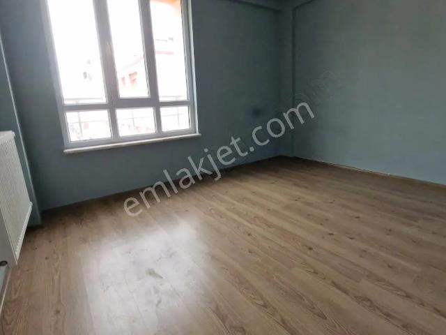 Anadolu Üniversitesi Yanında Ön Cephe 1+1 Daire