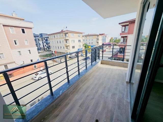 Anadolu'dan Cumhuriyet Mah. Üniversitenin Karşısı Kiralık 2+1
