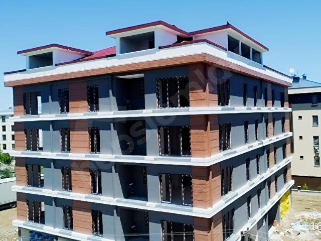 ANADOLUDAN CUMHURİYET MAH. DENİZ TARAFINDA 90m SATILIK DAİRE