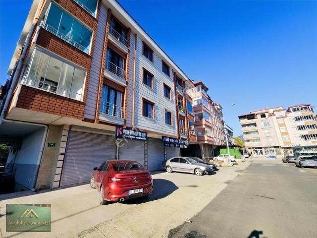 Anadoludan Şirinevler Mahallesi'nde Kiralık 4+1, Asansörlü