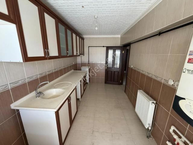 Anadolu'dan Topçu'da 3+1 Kombili 120m2 Çarşı Yanı Masrafsız