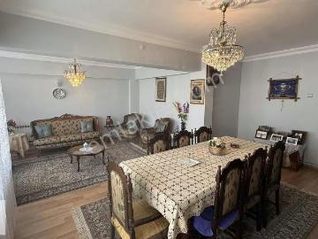 Anafartalar Caddesi Çarşı Merkezde 130 M2 3+1 Ara Kat Daire