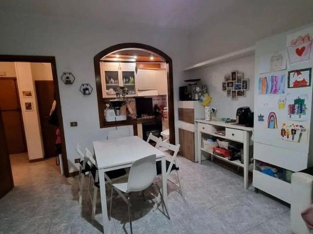 Anagnina trilocale arredato con ampio balcone