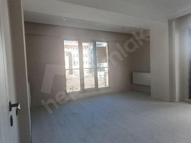 ÇANAKKALE BARBAROSTA OKULA CEPHE KAPALI MUTFAK SATILIK 2+1DAİRE