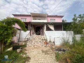 Çanakkale Biga Harmanlı Köyünde 674 M² Avlulu 3+2 Müstakil Ev