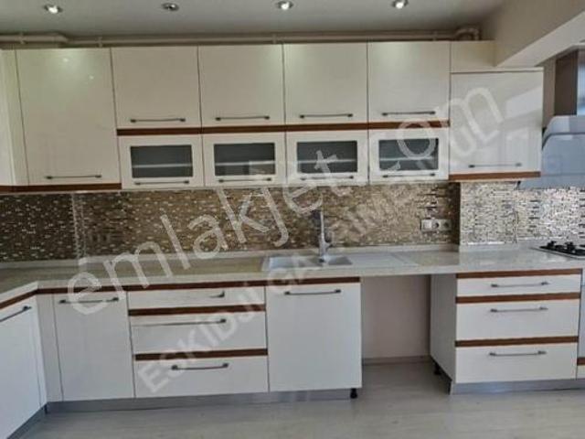 Çanakkale Cevatpaşa'da, 3+1, Asansörlü, Bakımlı Kiralık Daire