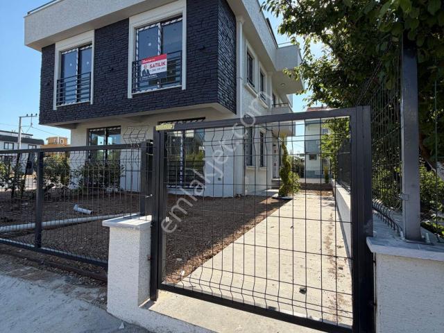 Çanakkale Dardanos’ta Boğaz Manzaralı Satılık 2+1 Villa