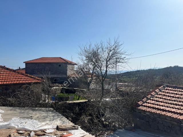 Çanakkale İli Ayvacık İlçesi, İlyasfakı Köyü Köyiçinde Bulunan Taşınmaz Satışta.