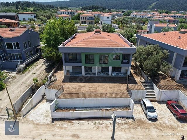 ÇANAKKALE ÇINARLI'DA BUTİK SİTEDE 4,5+1 KİRALIK VİLLA
